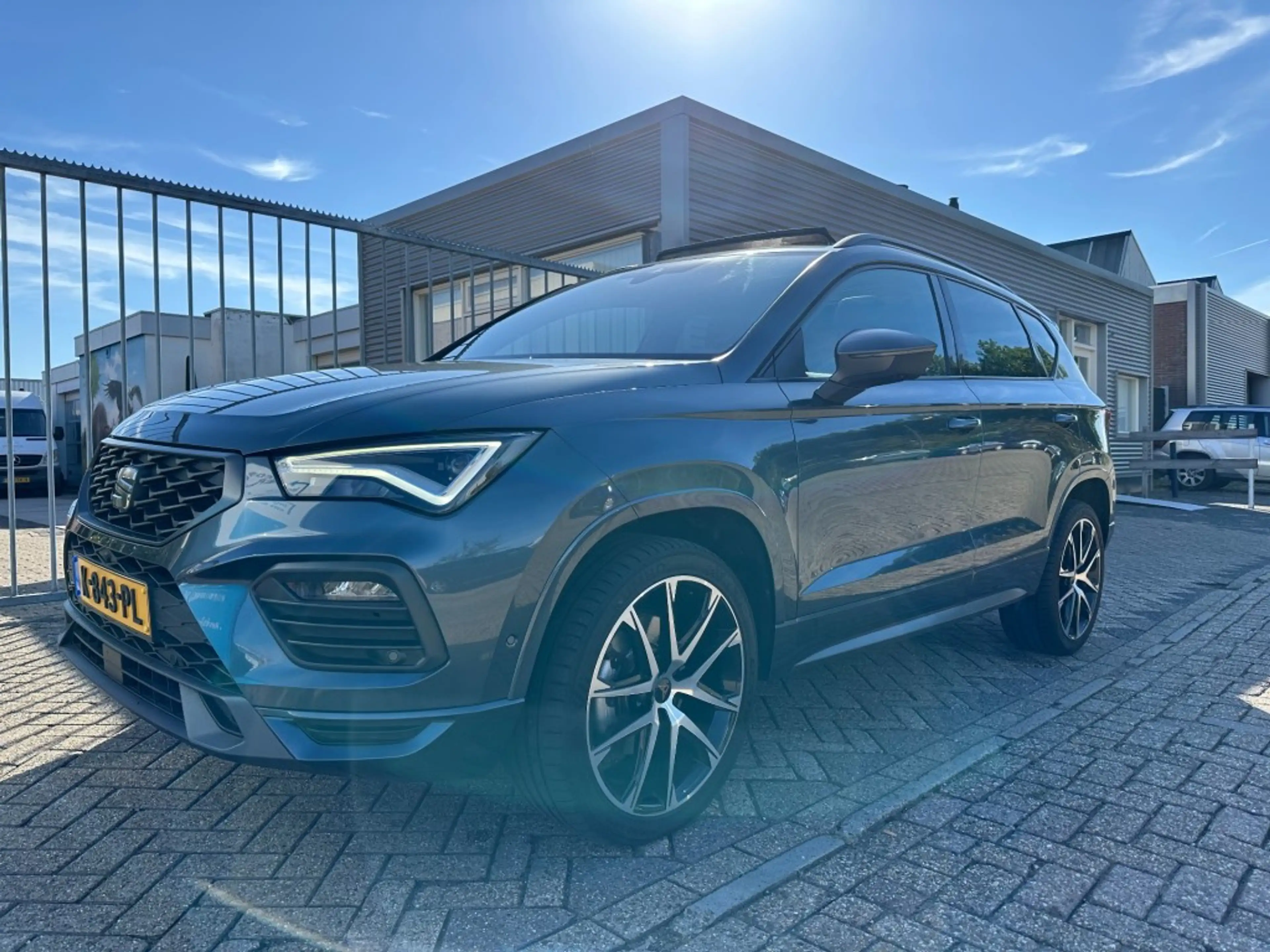 SEAT Ateca 1.5 TSI FR Business Intense  Pano  Trekhaak  360 c — photo 29
