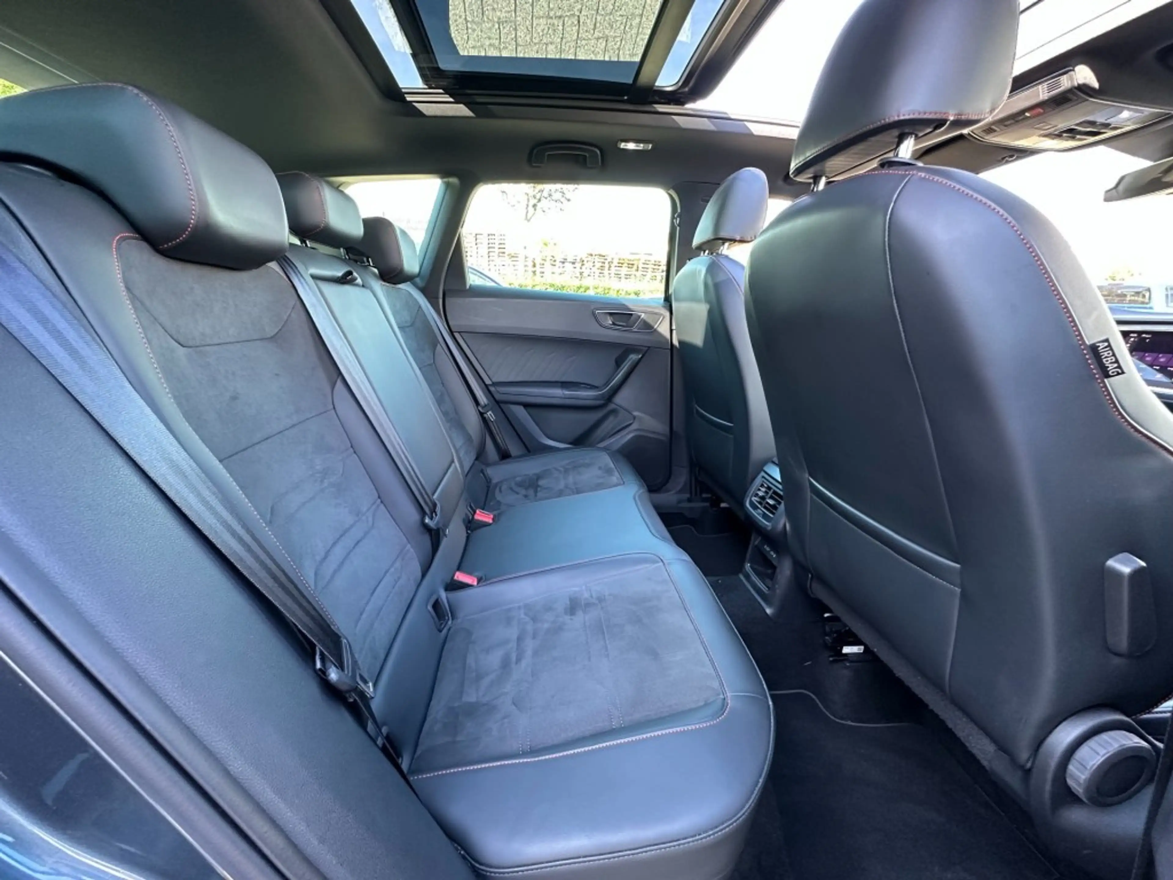 SEAT Ateca 1.5 TSI FR Business Intense  Pano  Trekhaak  360 c — photo 27