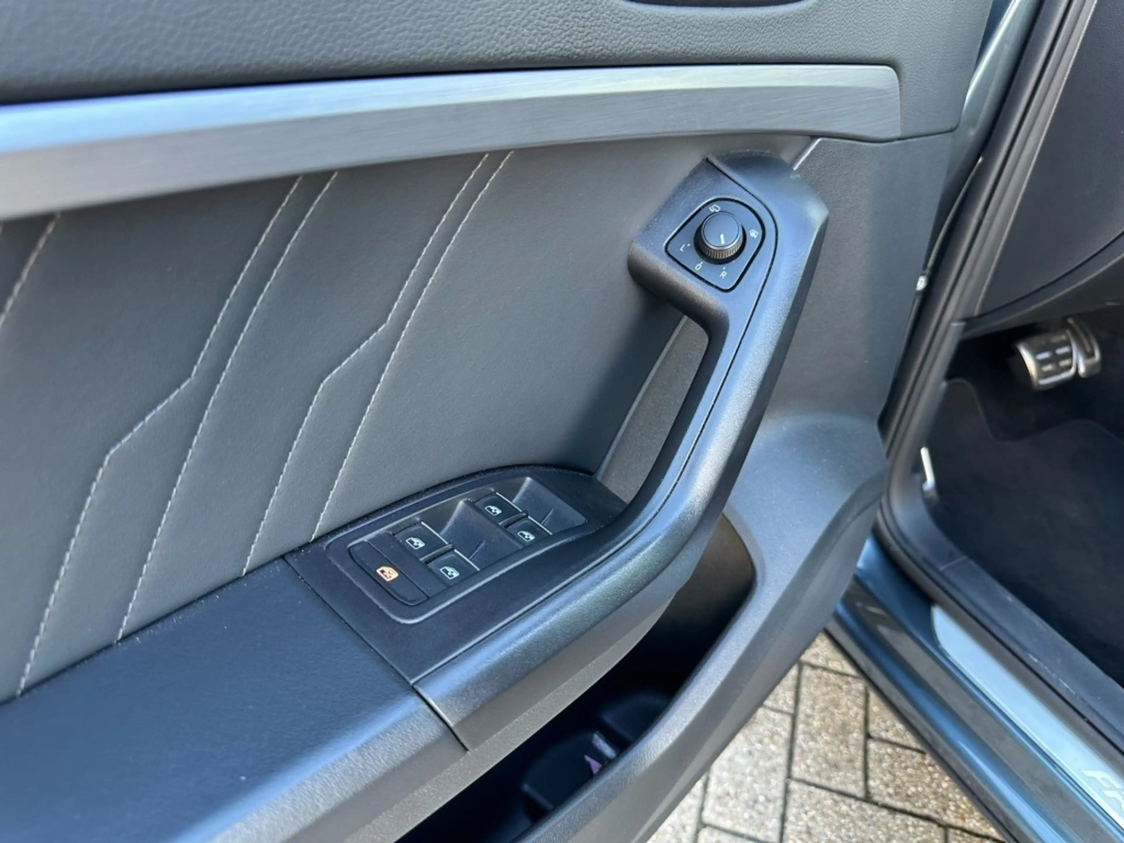 SEAT Ateca 1.5 TSI FR Business Intense  Pano  Trekhaak  360 c — photo 20