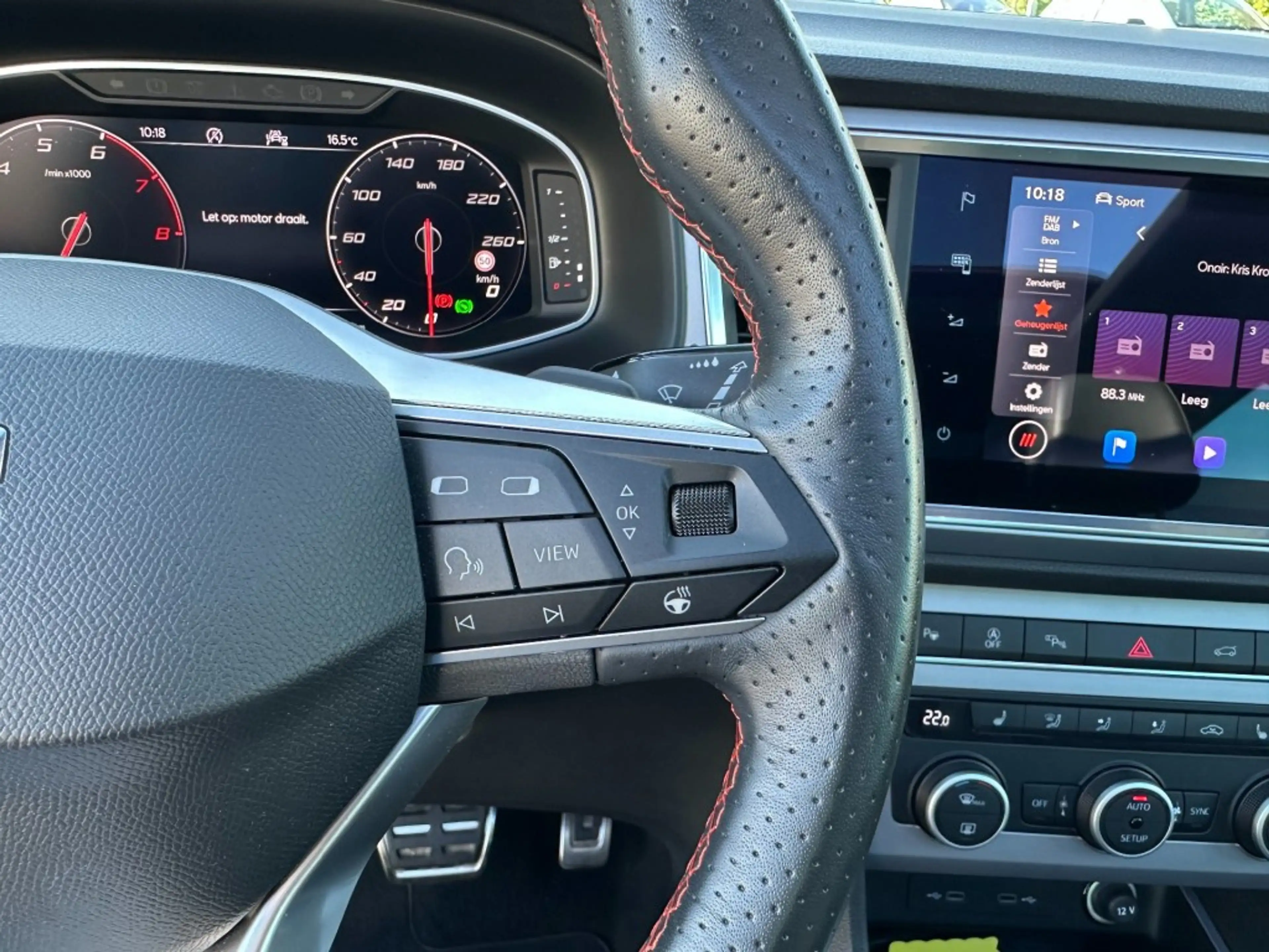 SEAT Ateca 1.5 TSI FR Business Intense  Pano  Trekhaak  360 c — photo 24
