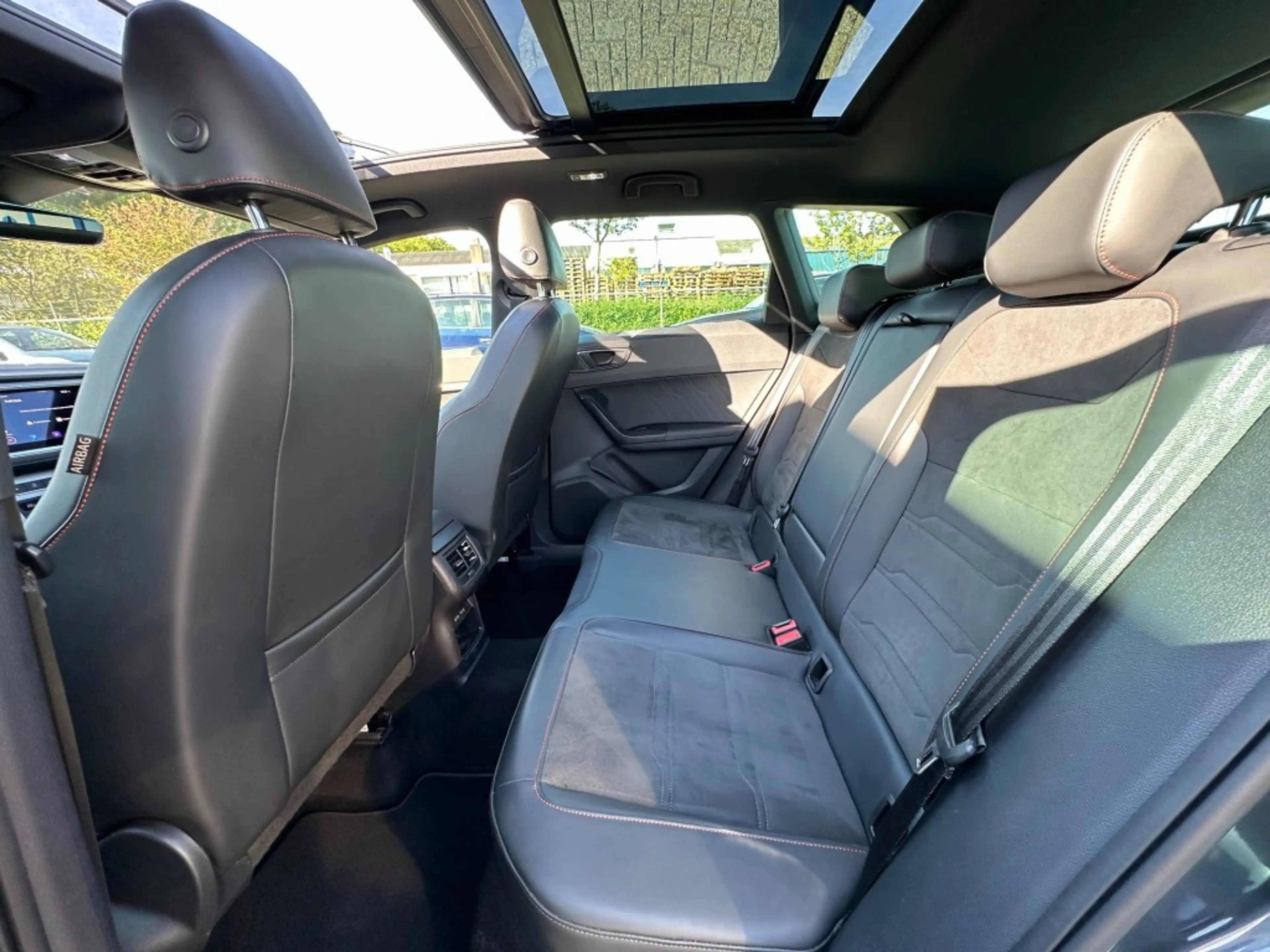 SEAT Ateca 1.5 TSI FR Business Intense  Pano  Trekhaak  360 c — photo 26