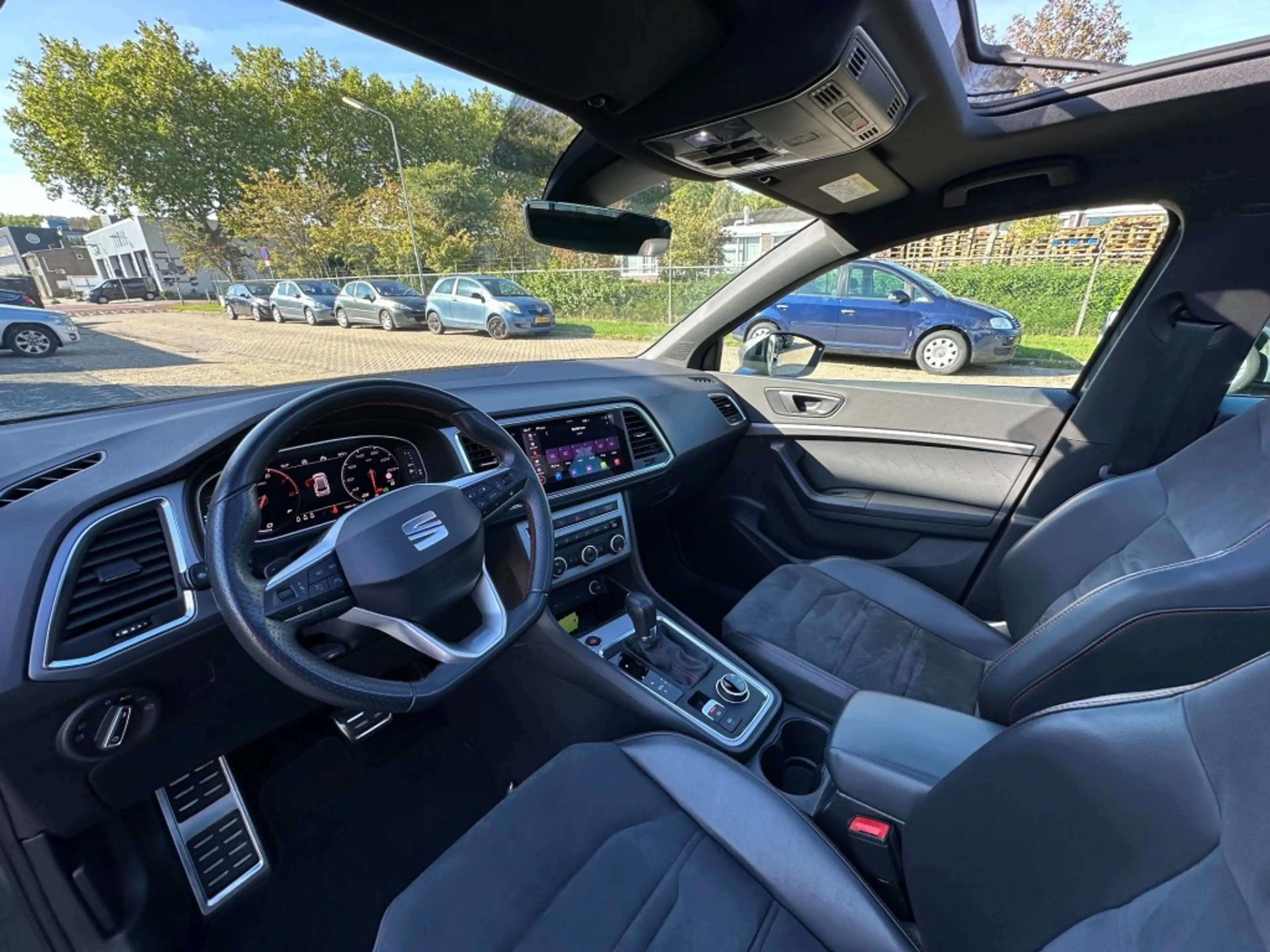 SEAT Ateca 1.5 TSI FR Business Intense  Pano  Trekhaak  360 c — photo 4