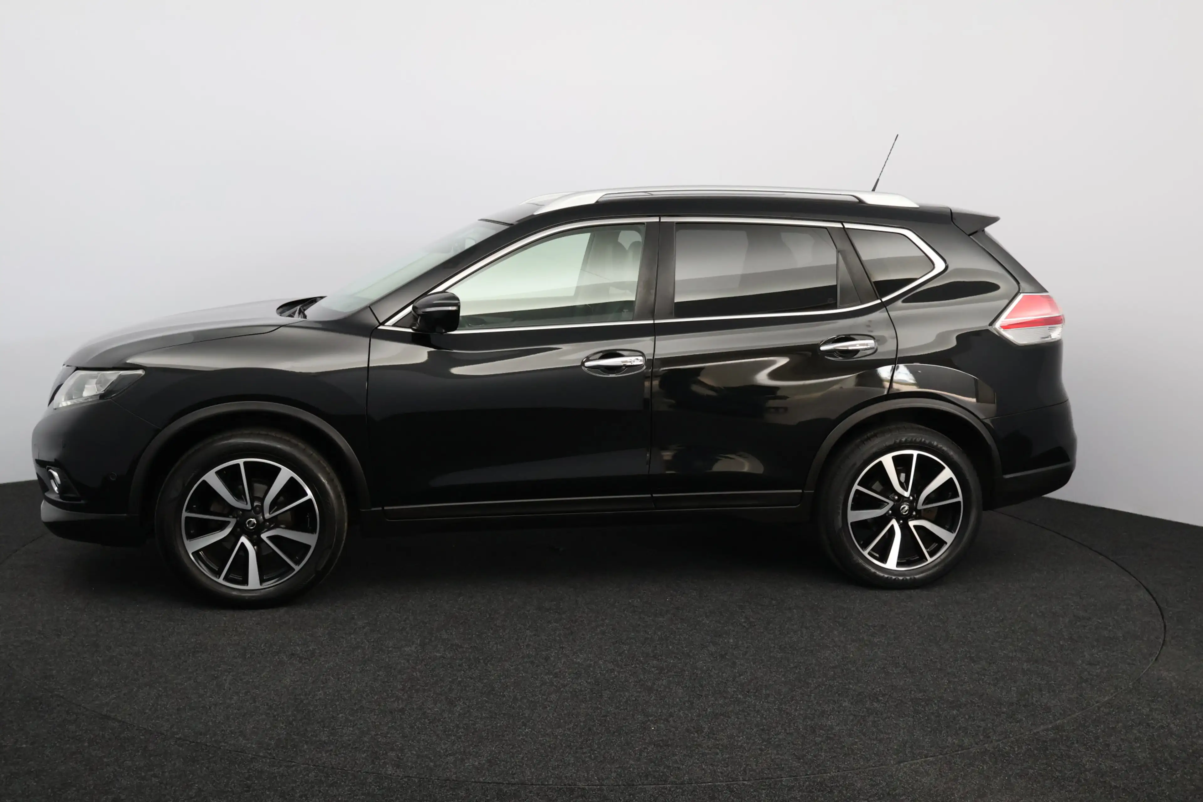 Nissan X-Trail 1.6 DIG-T Tekna /Trekhaak! /Pano-Dak /Camera /LED — photo 4