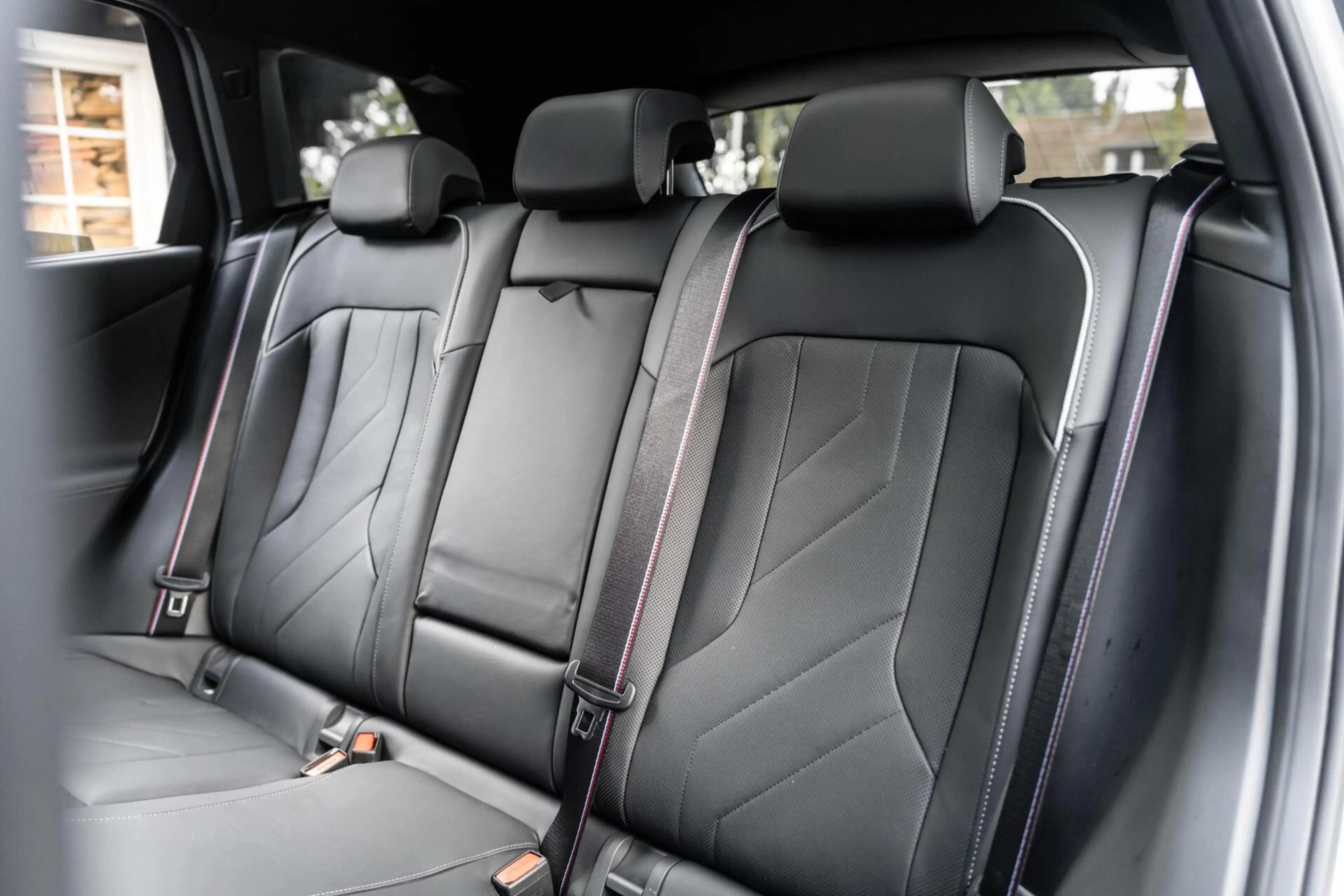 BMW X3 30e xDrive M Sport Pro 360 H&K 20" individual — photo 24