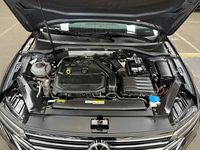 Volkswagen Passat view 12
