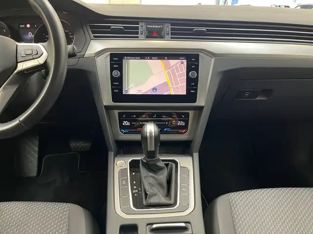 Volkswagen Passat view 15