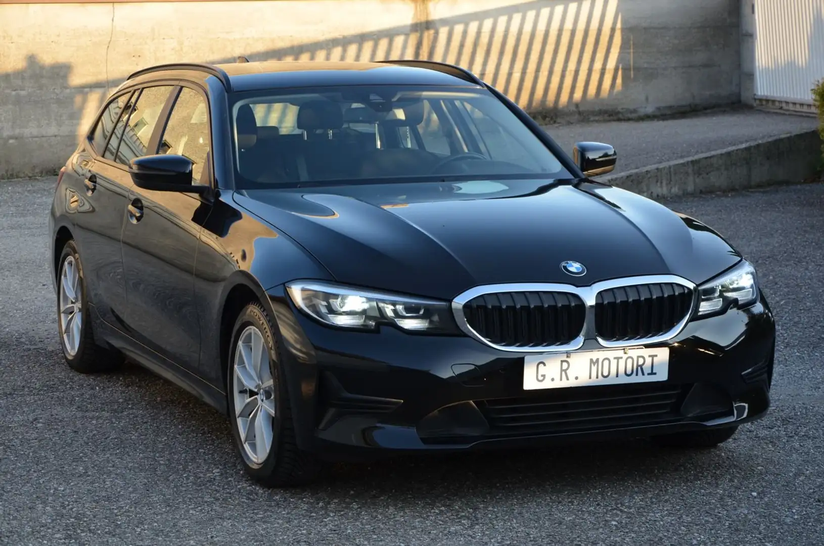 BMW 318 serie 3 G21 Touring mhev 48V Business auto Noir - 1