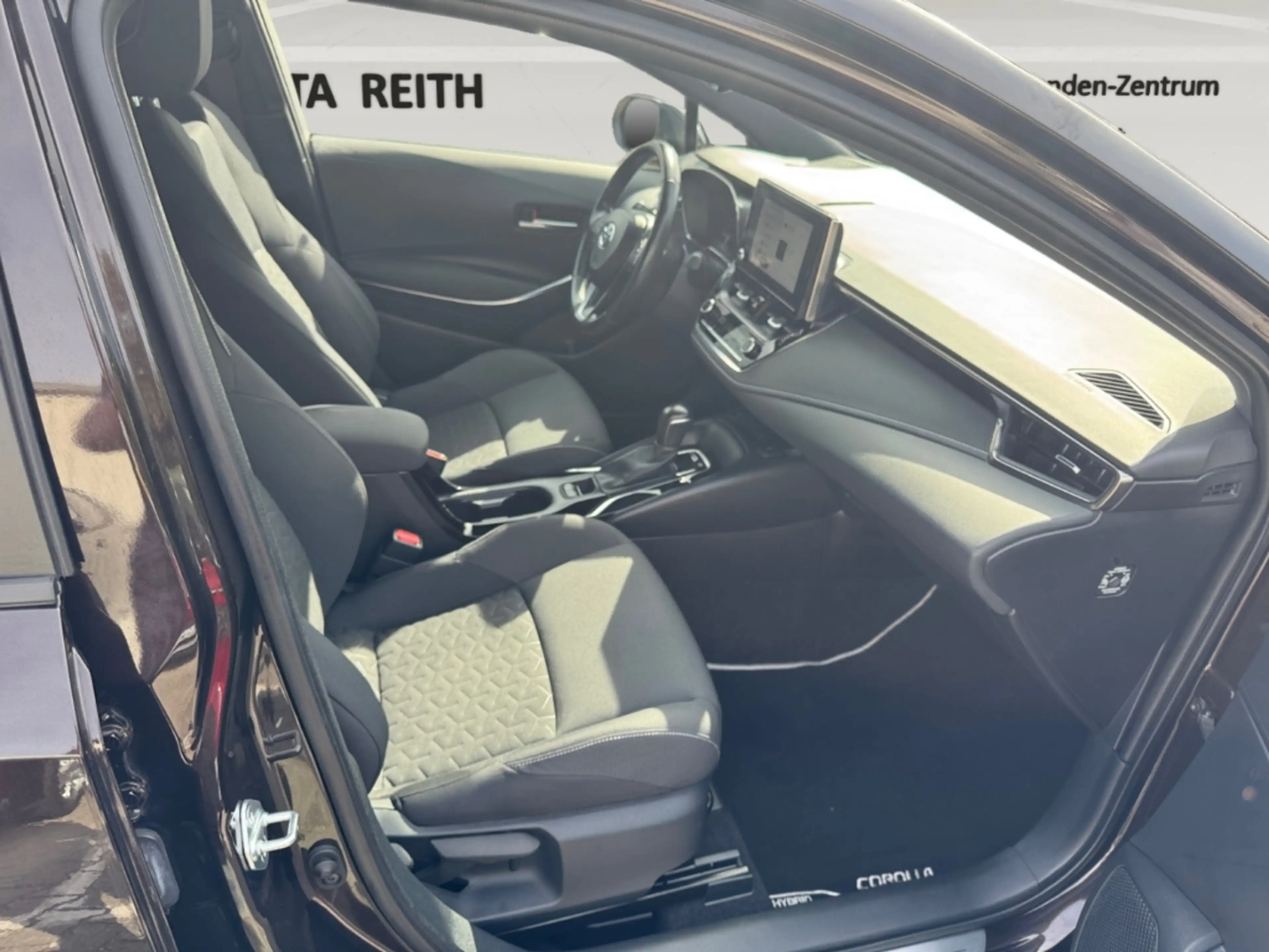 Toyota Corolla Hybrid Team D Navi LED ACC Apple CarPlay Android A — photo 15