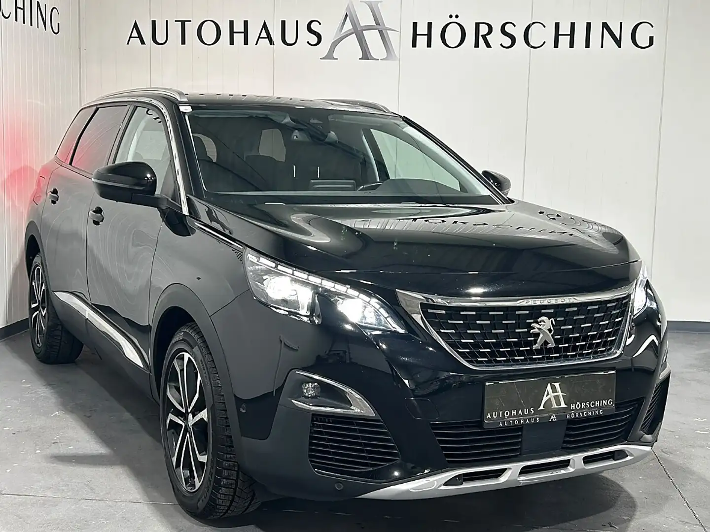 Peugeot 5008 1,5 BlueHDI 130 S&S EAT8 Allure Aut. Schwarz - 1