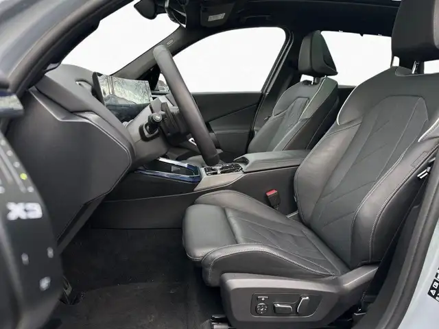 BMW X3 view 12