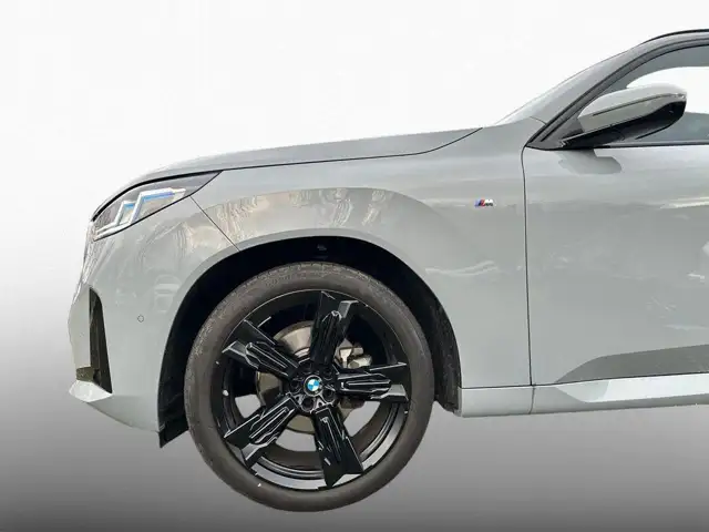 BMW X3 view 5