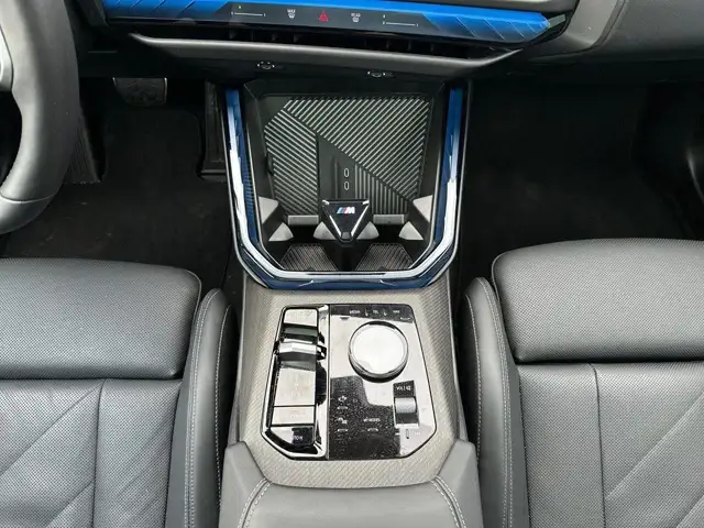 BMW X3 view 9