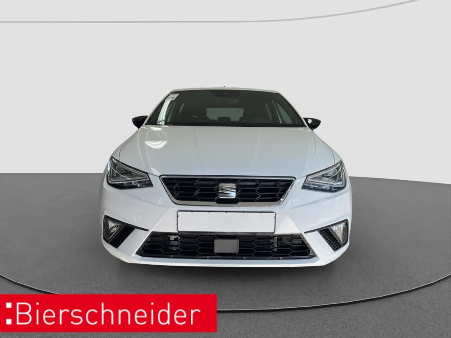 SEAT Ibiza 1.5 TSI DSG FR NAVI SHZ PDC TEMPOMAT Белый - 2