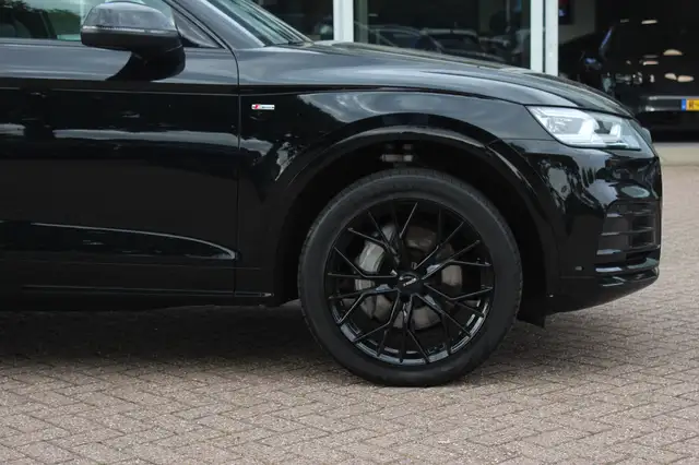 Audi Q5 view 15