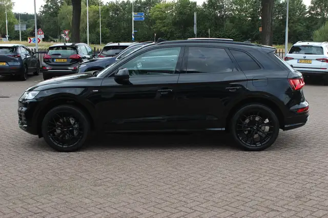 Audi Q5 view 8