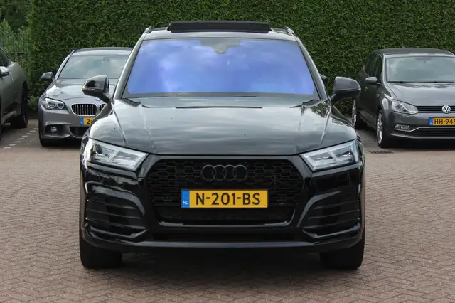Audi Q5 view 9