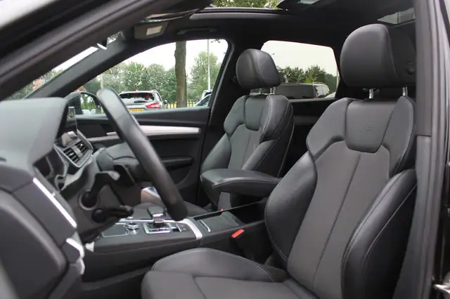Audi Q5 view 5