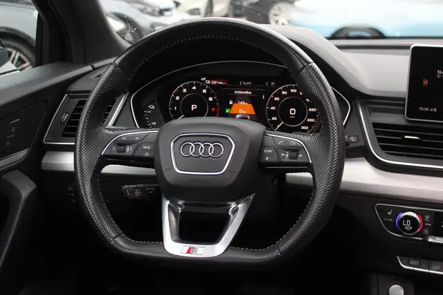 Audi Q5 view 17