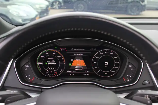 Audi Q5 view 18