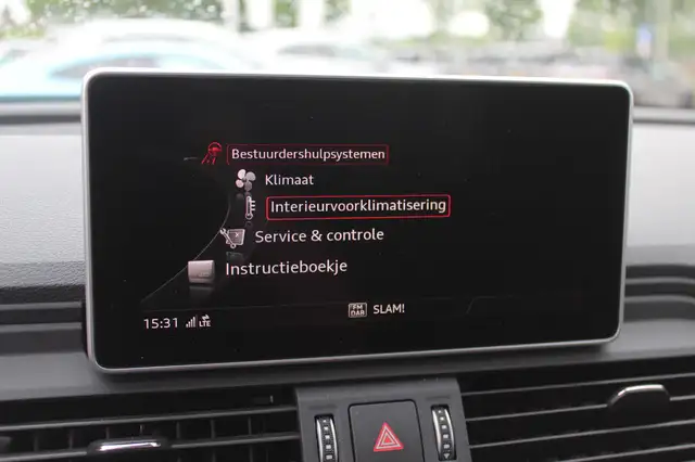 Audi Q5 view 25