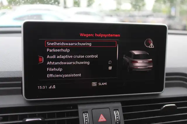 Audi Q5 view 24