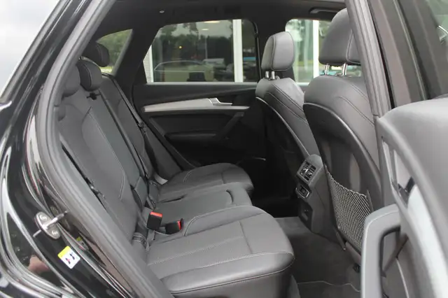 Audi Q5 view 13
