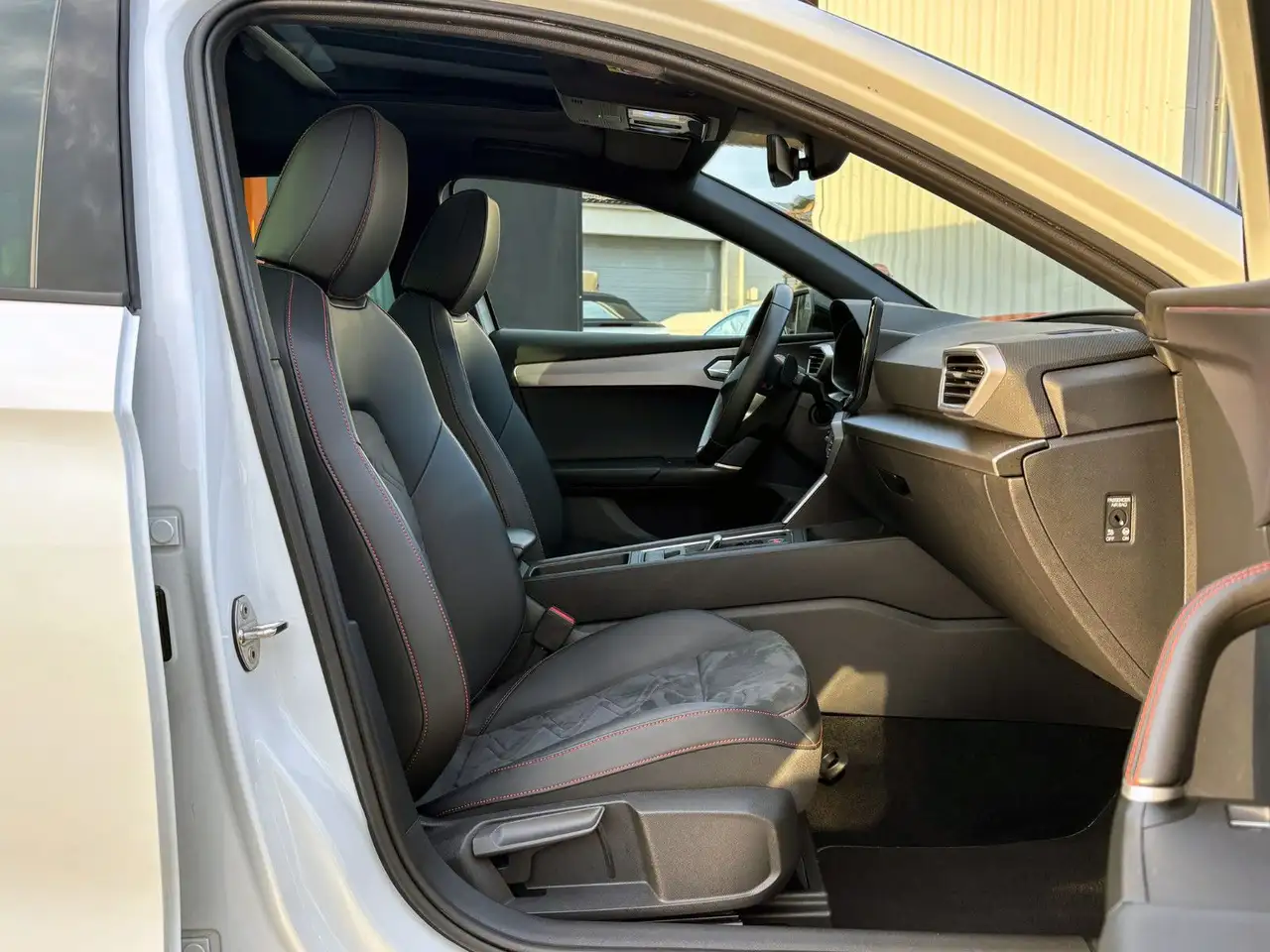 SEAT Leon 1.5eTSI DSG FR LED ACC eGSD KAM CarPlay SHZ 11