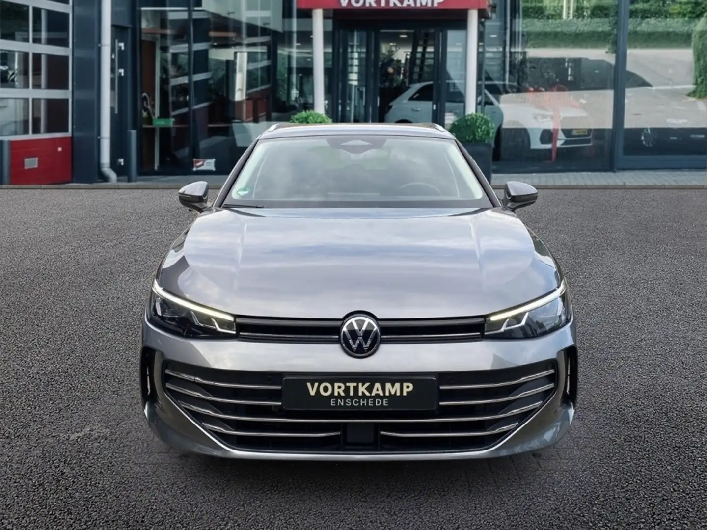 Volkswagen Passat Variant 1.5 TSI E-HYBRID BUSINESS TREKHAAK/CAMERA/NAVI/CAR Grijs - 2