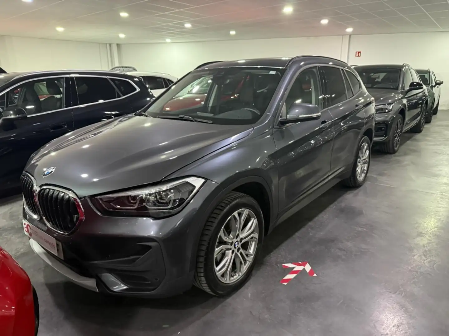BMW X1 sDrive 18iA Gris - 2