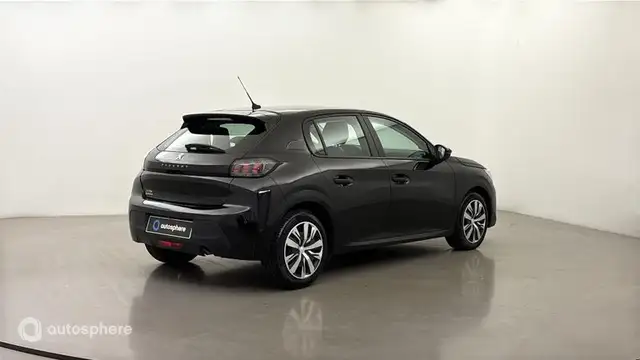 Peugeot 208 view 5