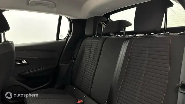 Peugeot 208 view 13