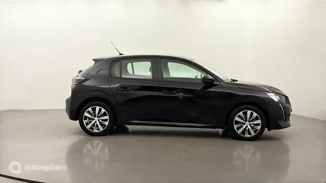 Peugeot 208 view 4