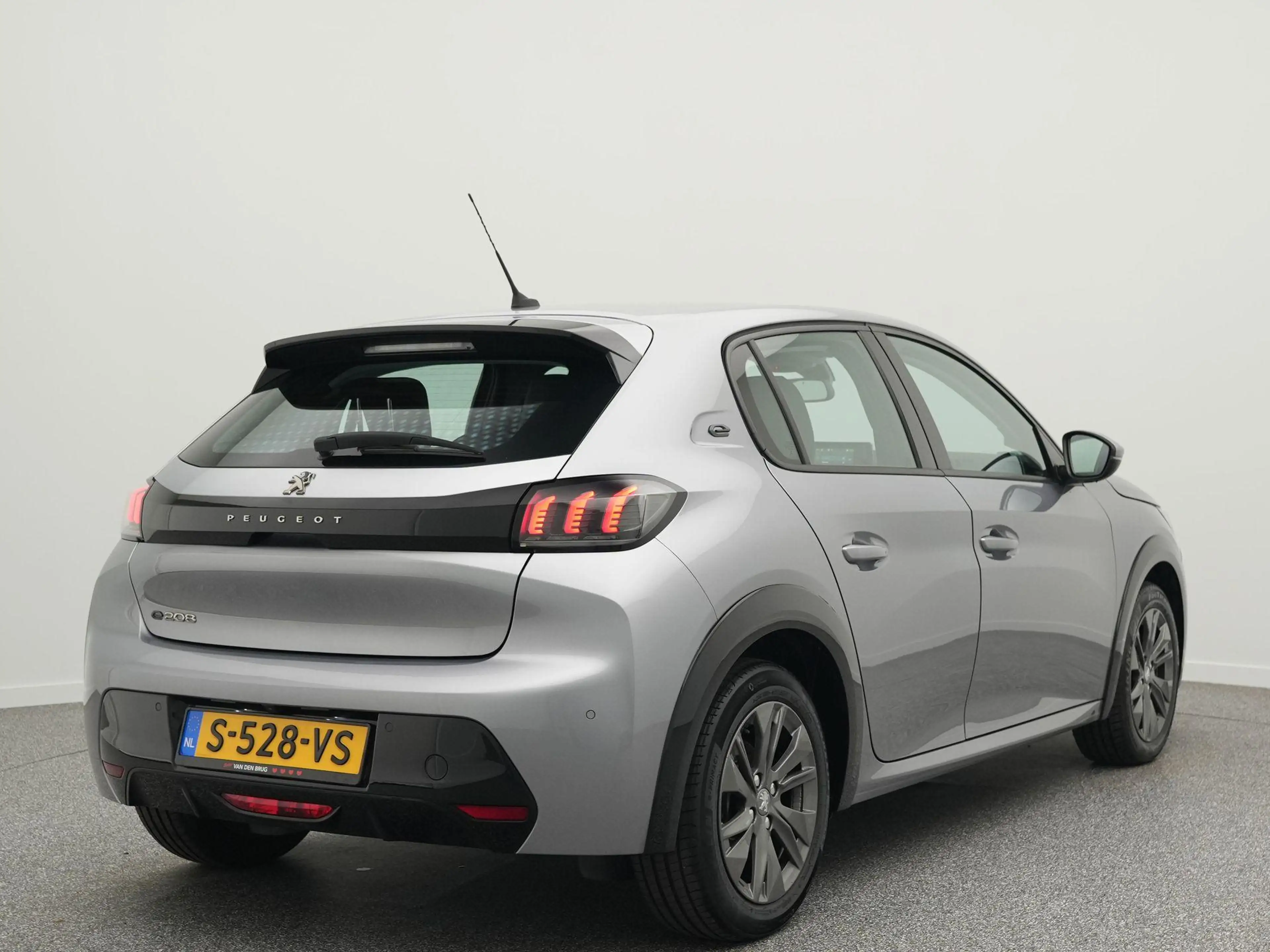 Peugeot e-208 EV Allure 50 kWh 136 PK | Navigatie | Climate Cont — photo 2
