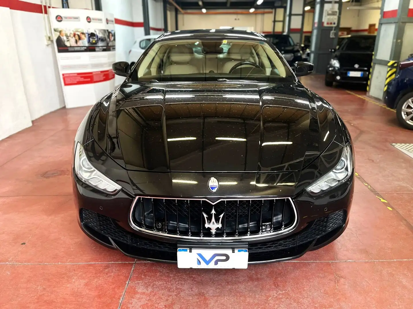Maserati Ghibli 3.0 Diesel 275 CV Schwarz - 2