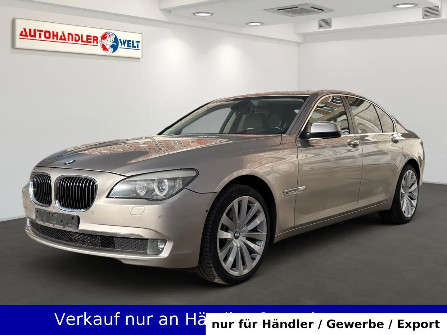 BMW 740 740i Automatik AAC Xenon Leder SHZ Navi PDC Argent - 1