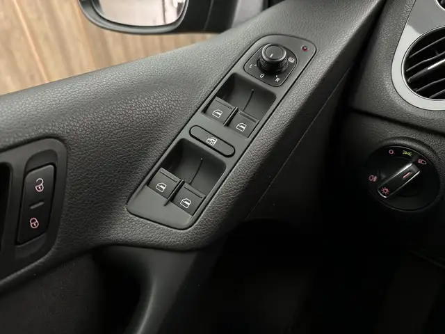 Volkswagen Tiguan view 24