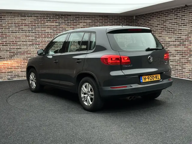 Volkswagen Tiguan view 23