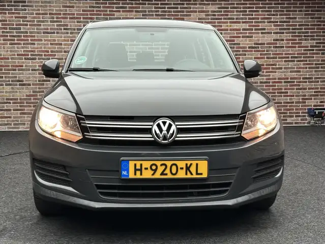 Volkswagen Tiguan view 5