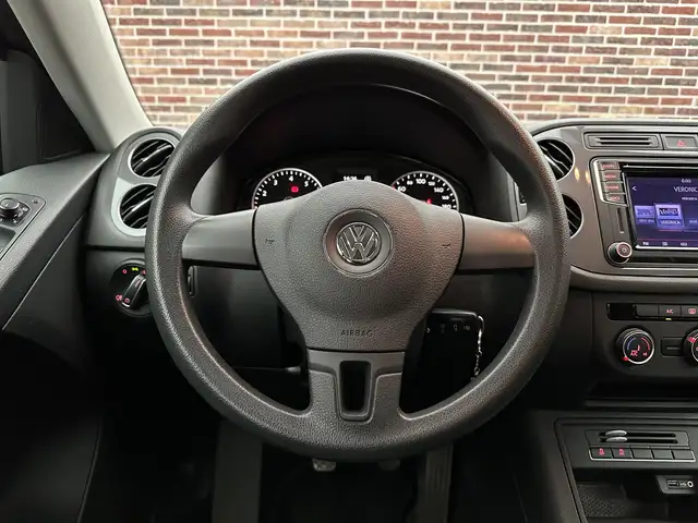 Volkswagen Tiguan view 13
