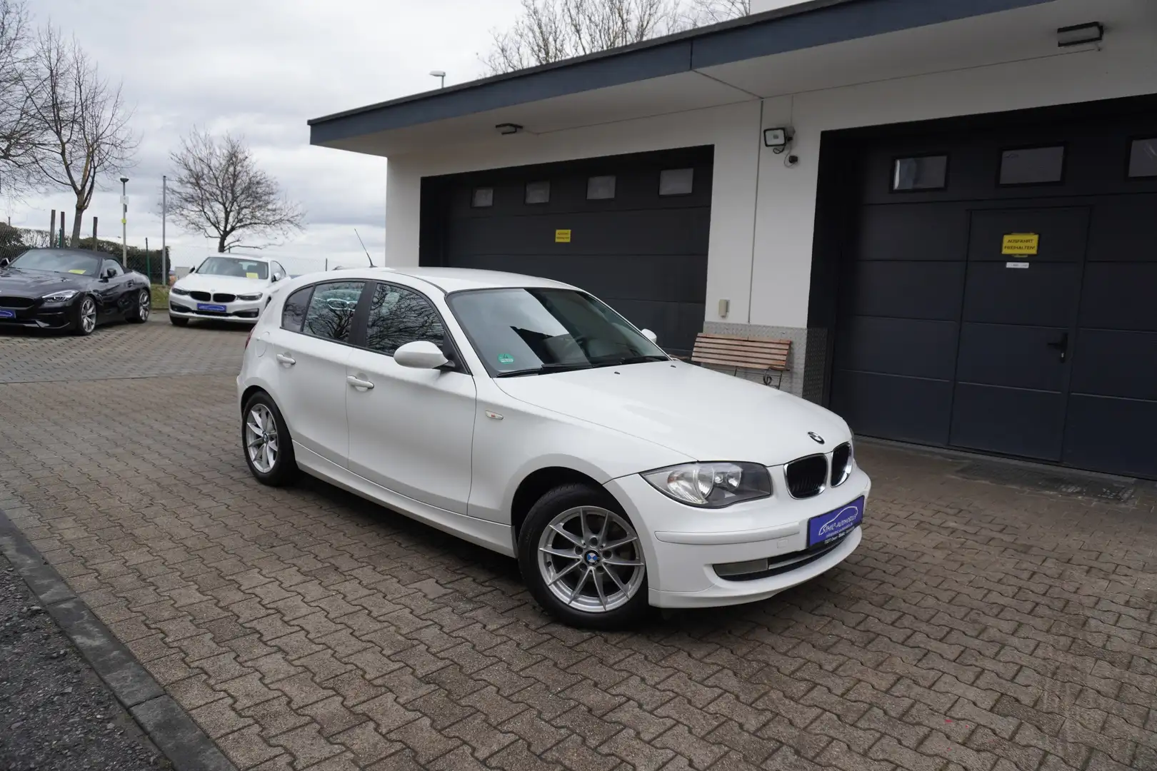 BMW 118 118i Lim. Mod:*2010* KLIMA+ALU+PDC+6Gang+EURO5+2Hd Beyaz - 1