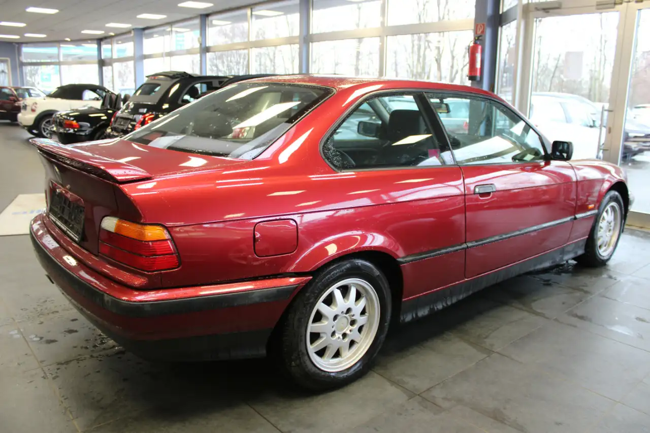 BMW 320i Aut. - SHZ - Klima -, foto 6