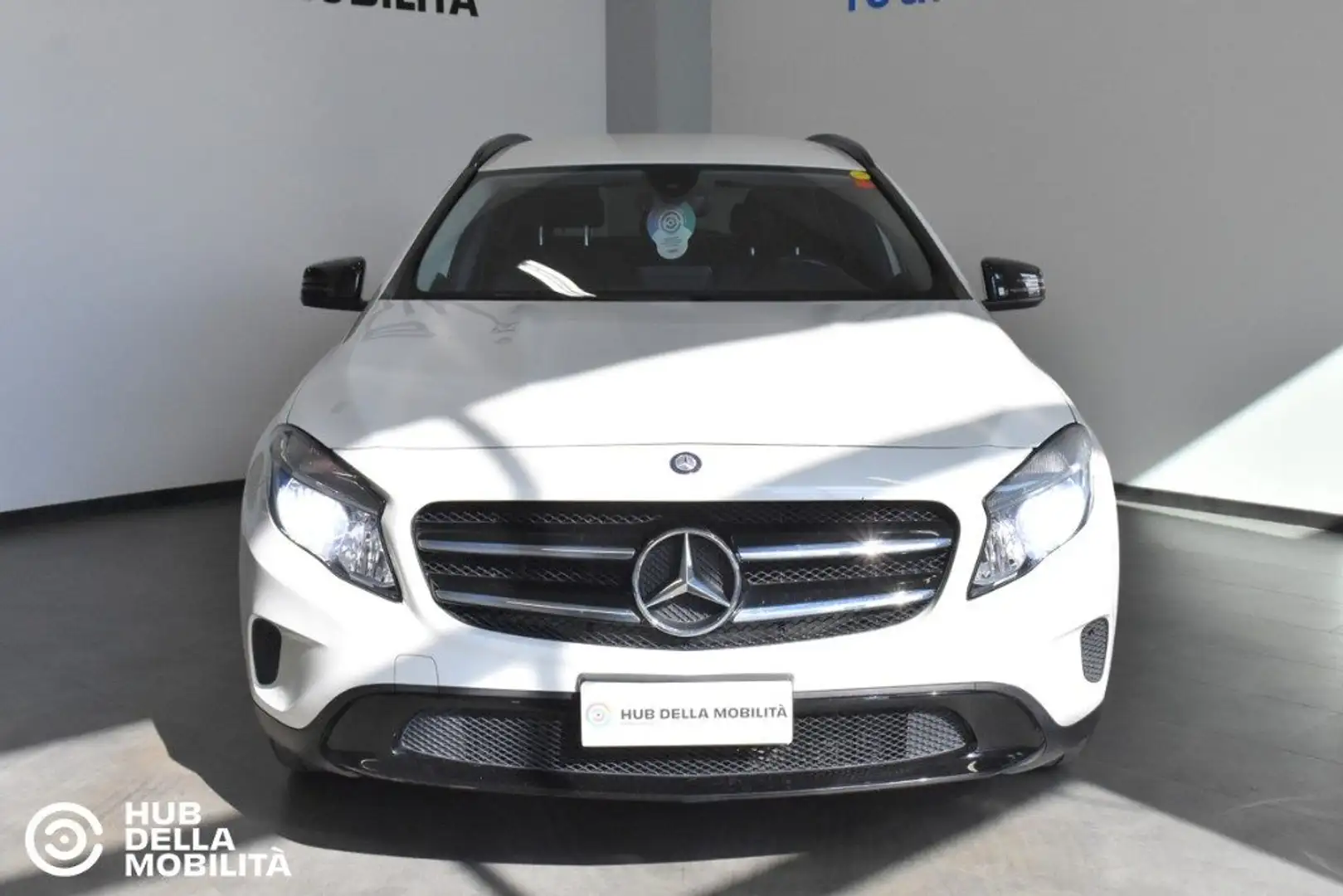 Mercedes-Benz GLA 200 d Automatic 4Matic Sport Blanc - 1