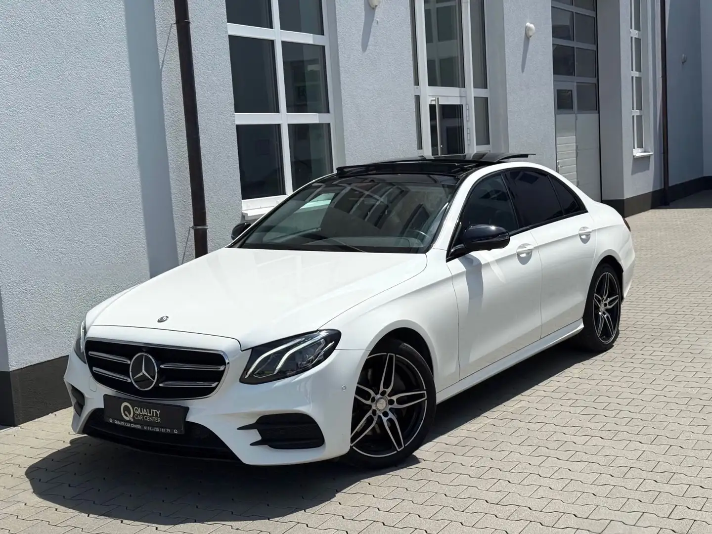 Mercedes-Benz E 220 AMG 9G NIGHT *PANO*DISTR+*SPUR*360°KAM* Blanc - 2
