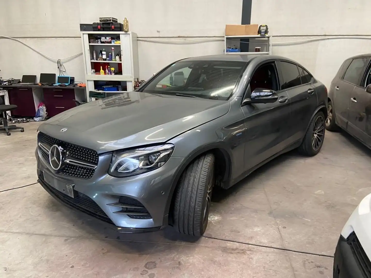 Mercedes-Benz GLC 350 e 4-Matic PHEV Launch Edition - 2