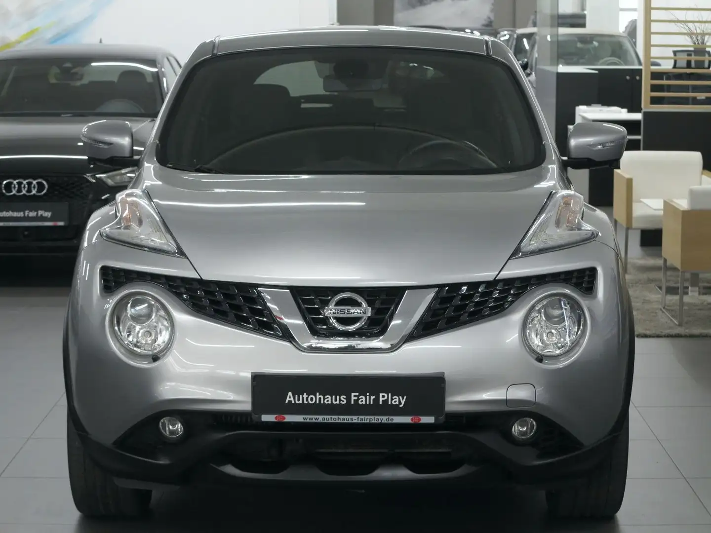 Nissan Juke N-Connecta 4x4 Aut. /Xenon/NAVI/U-FREI! Silber - 2