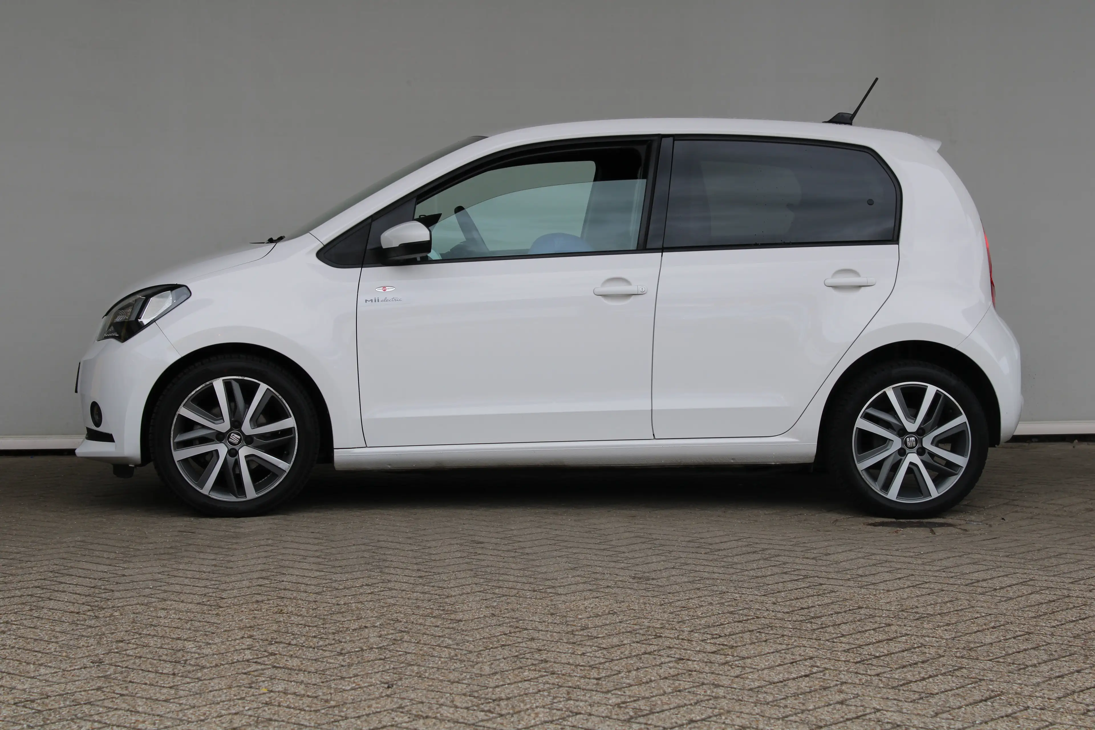 SEAT Mii Electric electric Plus | Stoelverwarming | Parkeer — photo 9