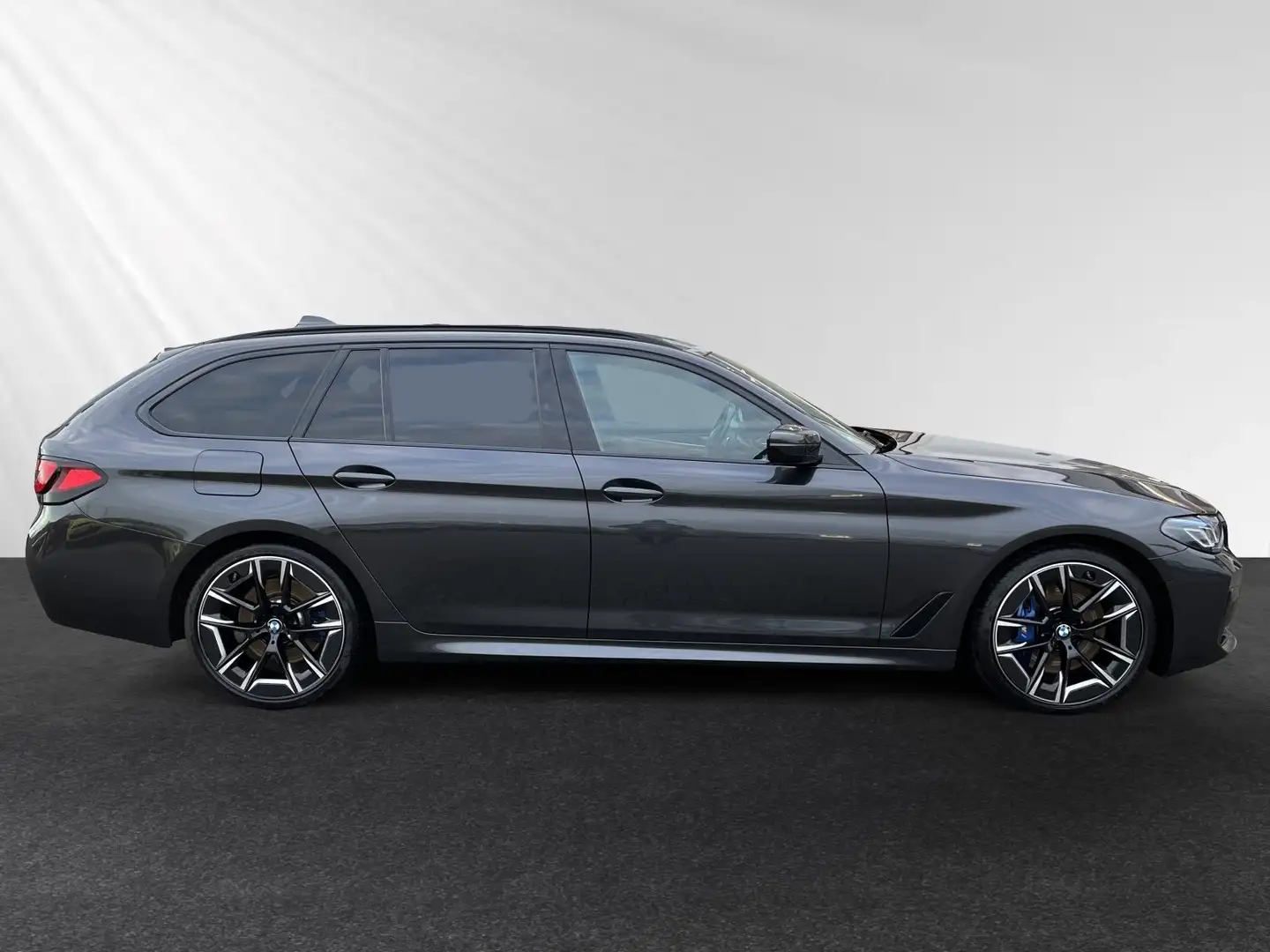 BMW 540 i xDrive Touring M Sport|AHK|Pano|Standhzg. Grau - 2