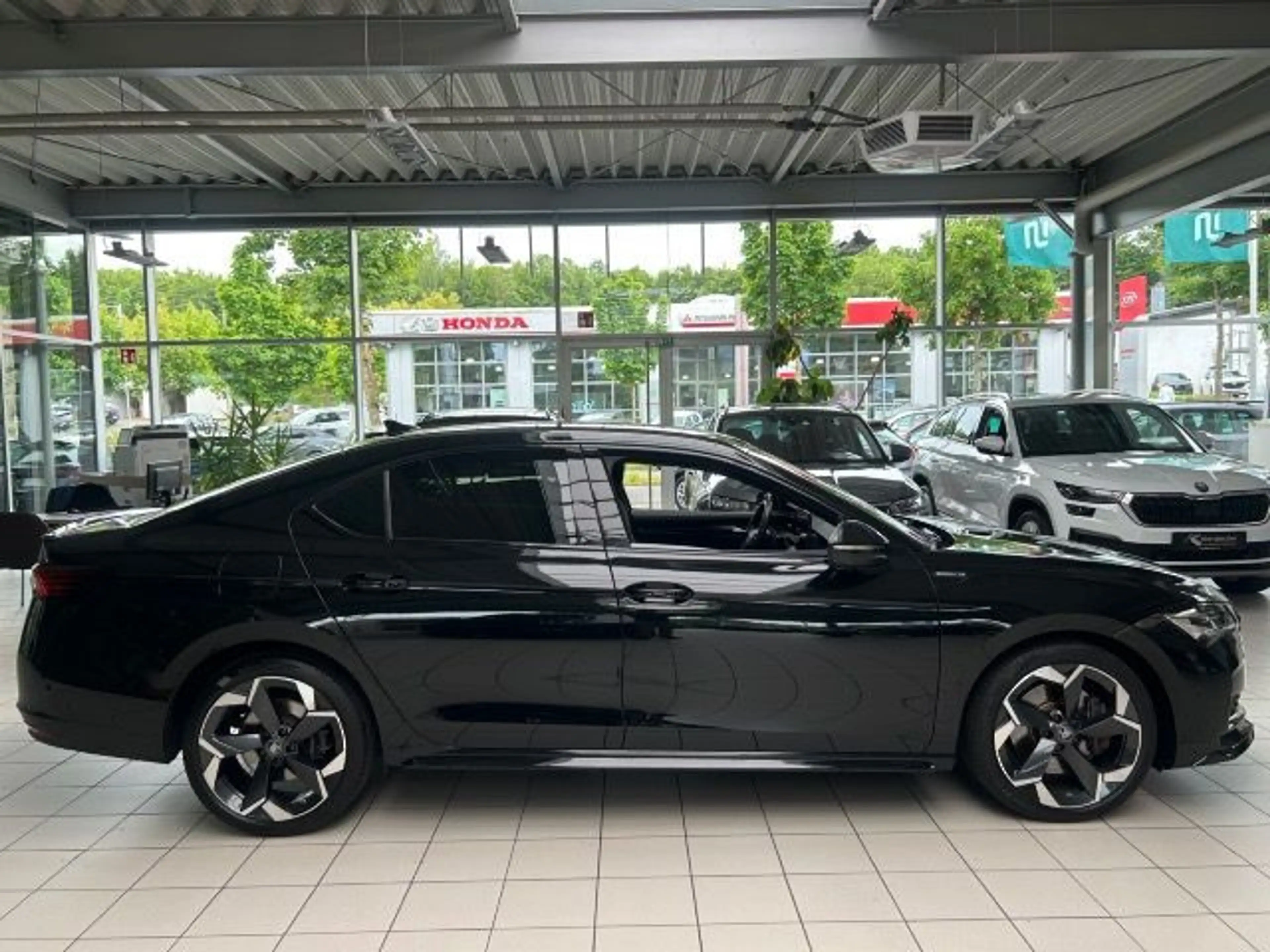 Skoda Superb Sportline 2.0 TSI DSG 4x4 Navi Canton AHK — photo 5