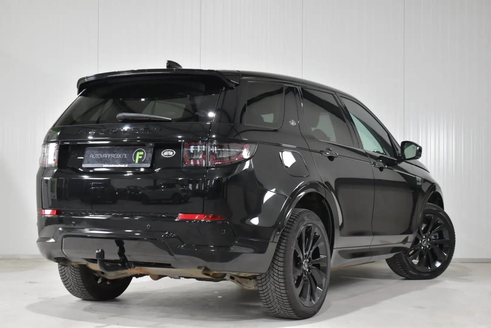 Land Rover Discovery Sport P300e 1.5 R-Dynamic SE Black Pack | PANO |ADAPT CR Zwart - 2