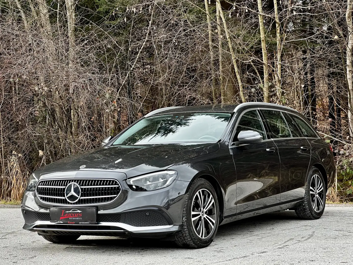 Mercedes-Benz E 220 d T 4MATIC Aut. *AVANTGARDE*ALLRAD*TOP*W-Garantie* Grau - 1